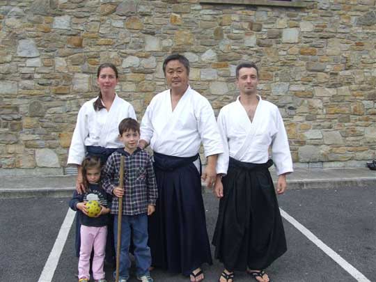 Simone Sensei, his wife Laura and children.